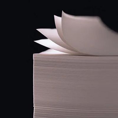 Система обработки коронным разрядом бумаги