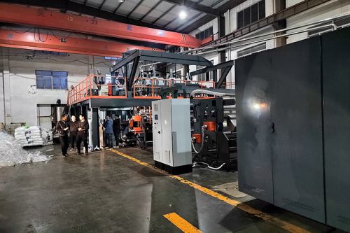 Линии экструзии пленки CPЕ в производственных помещениях заказчиков