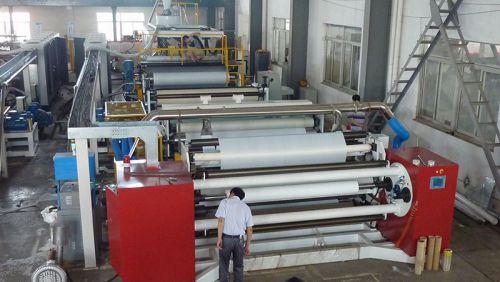 Линии экструзии полиэтиленовой тисненой пленки в производственных помещениях заказчиков